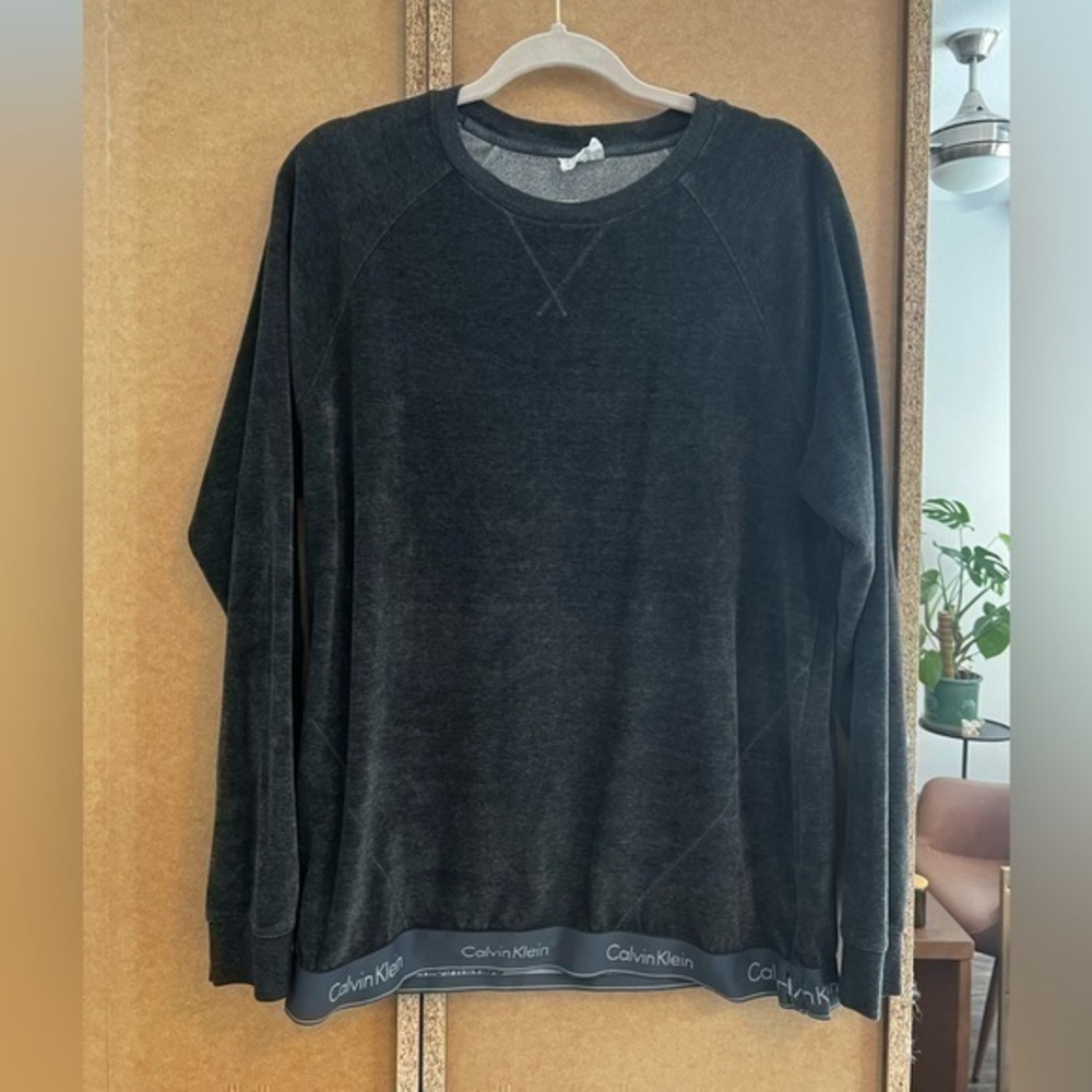 Calvin Klein “Swede” Material Sweater / Size M